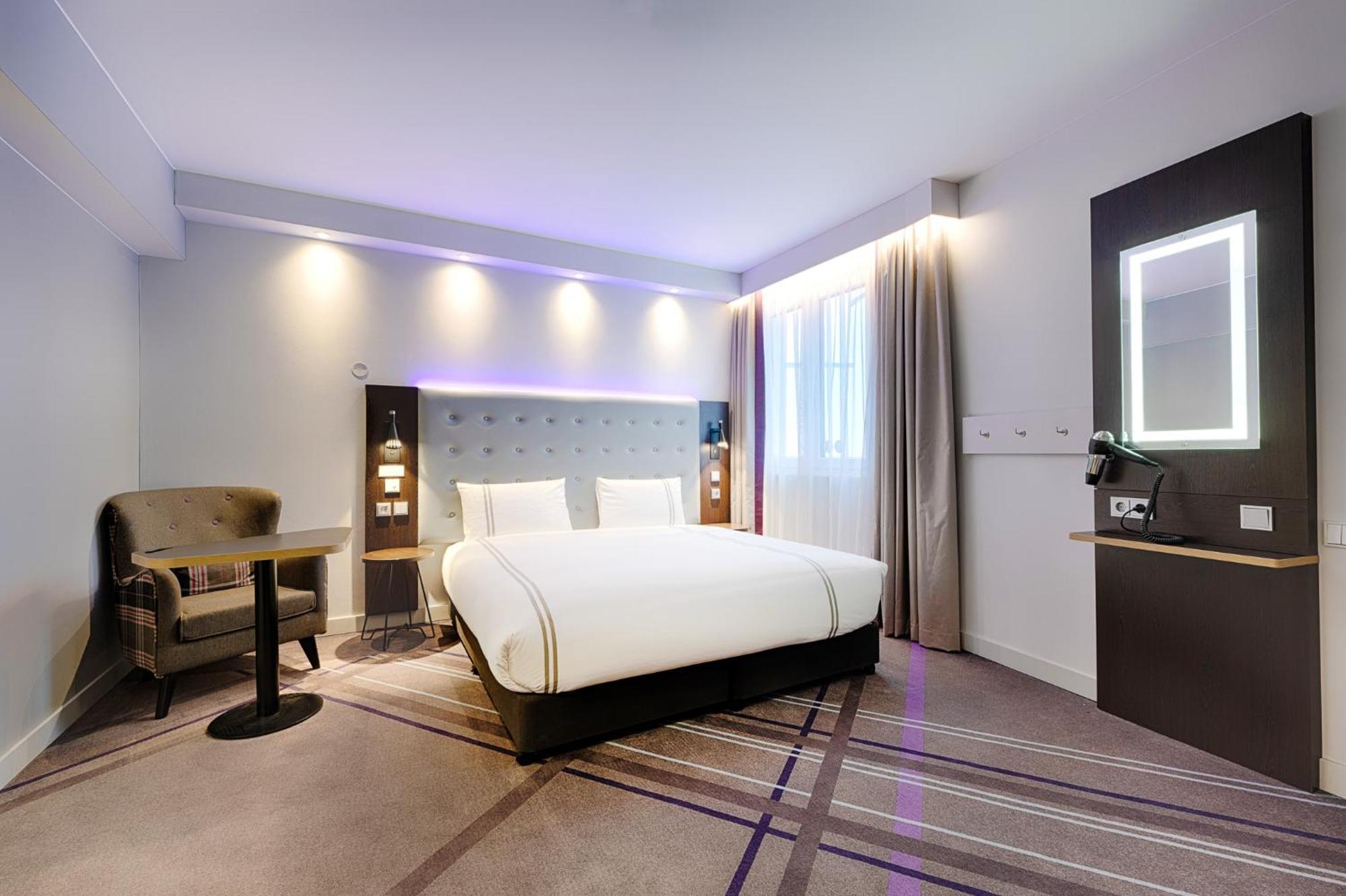 Premier Inn Berlin City Wilmersdorf Esterno foto