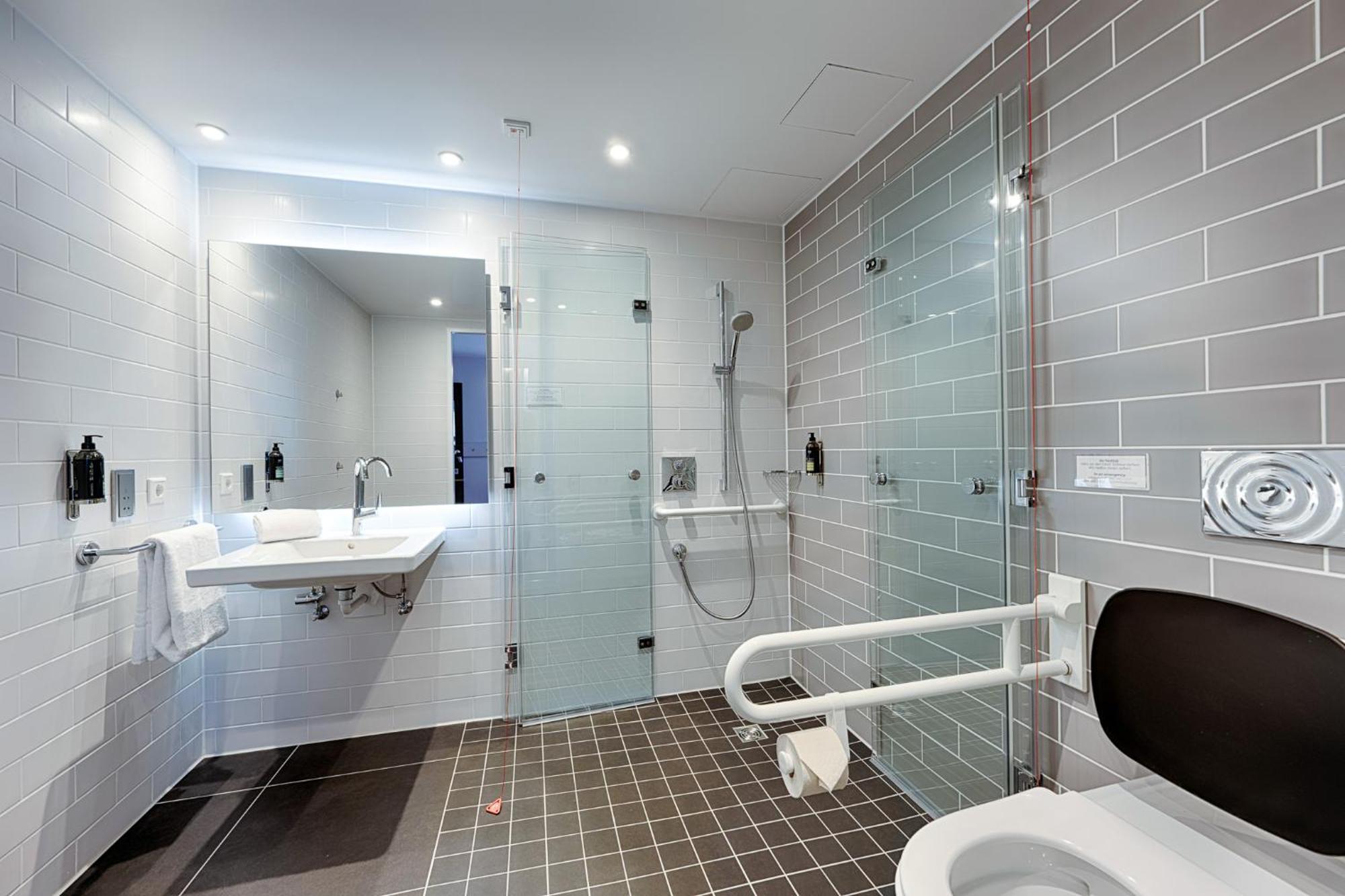 Premier Inn Berlin City Wilmersdorf Esterno foto